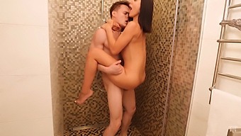 Big Dick Amateur Gets Hardcore With Model In Hd Porn